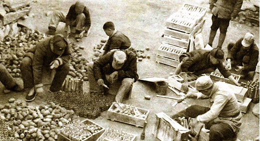 LETOU乐投集团的前身华兴铁工厂降生，，，，后生长为徐州重型机械厂