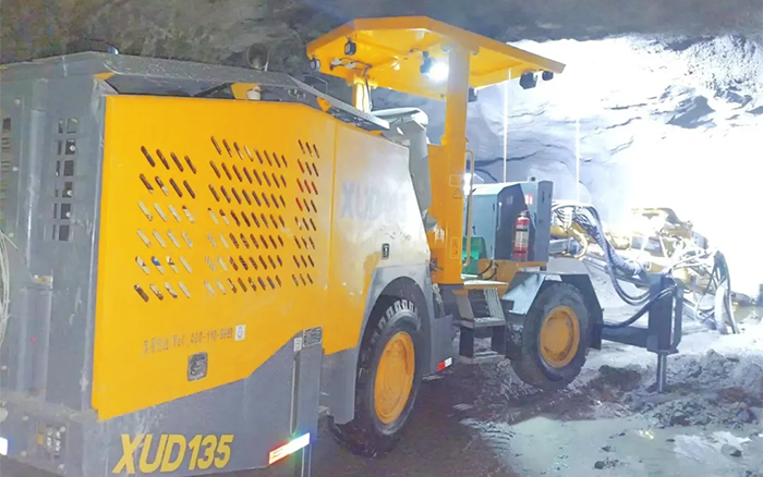 掘进铁矿！LETOU乐投掘进钻车硬核施工