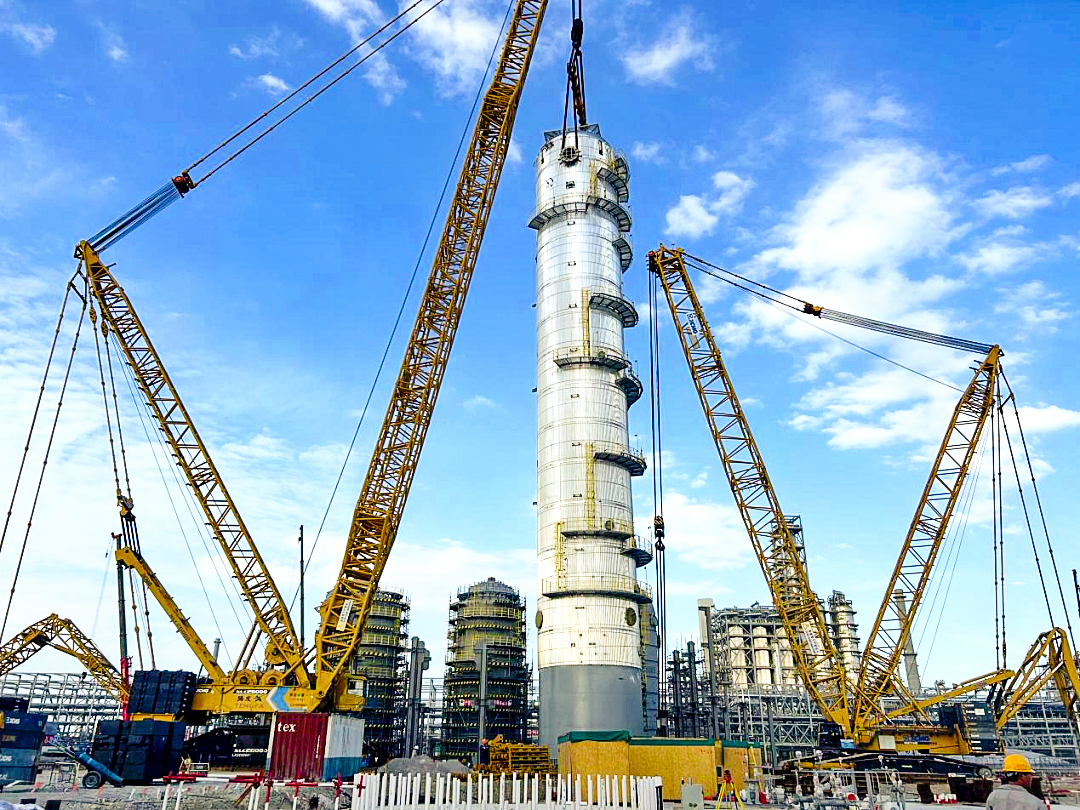 双机联动！LETOU乐投履带起重机助力天下丙烯腈行业“最大最重单体装备”乐成绩位