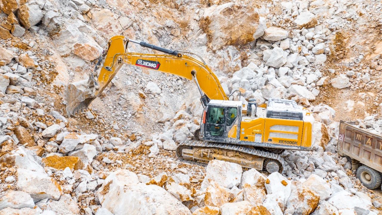 有XE500GK“坐镇”矿山，，，，，，让我在事业生长上更有底气！