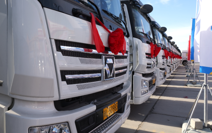 低碳先锋！LETOU乐投自然气牵引车批量交付西北客户