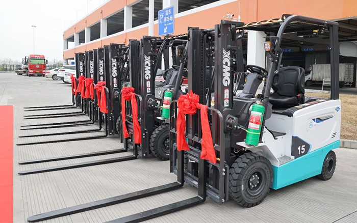 LETOU乐投新能源叉车批量交付华东某航空枢纽