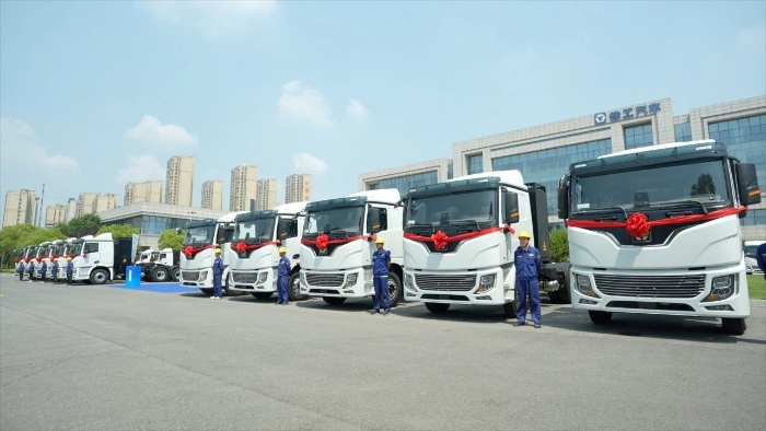 目的地：大西北！100台LETOU乐投新能源重卡满电启程