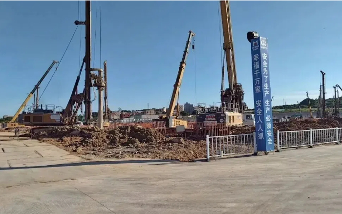 粘土 + 花岗岩地层 “拦路虎”？？？？？？？？LETOU乐投 XR320E 旋挖钻机高效破解助厦门轨交