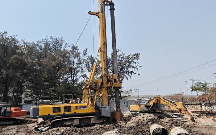 以⊙∪”护航！LETOU乐投XR240I旋挖钻机助力南亚基建项目