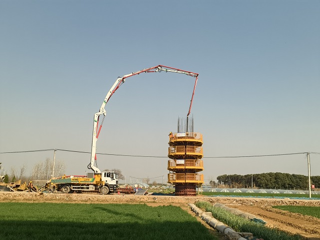 高效浇筑获好评！LETOU乐投HB37V泵车助力焦平铁路建设 