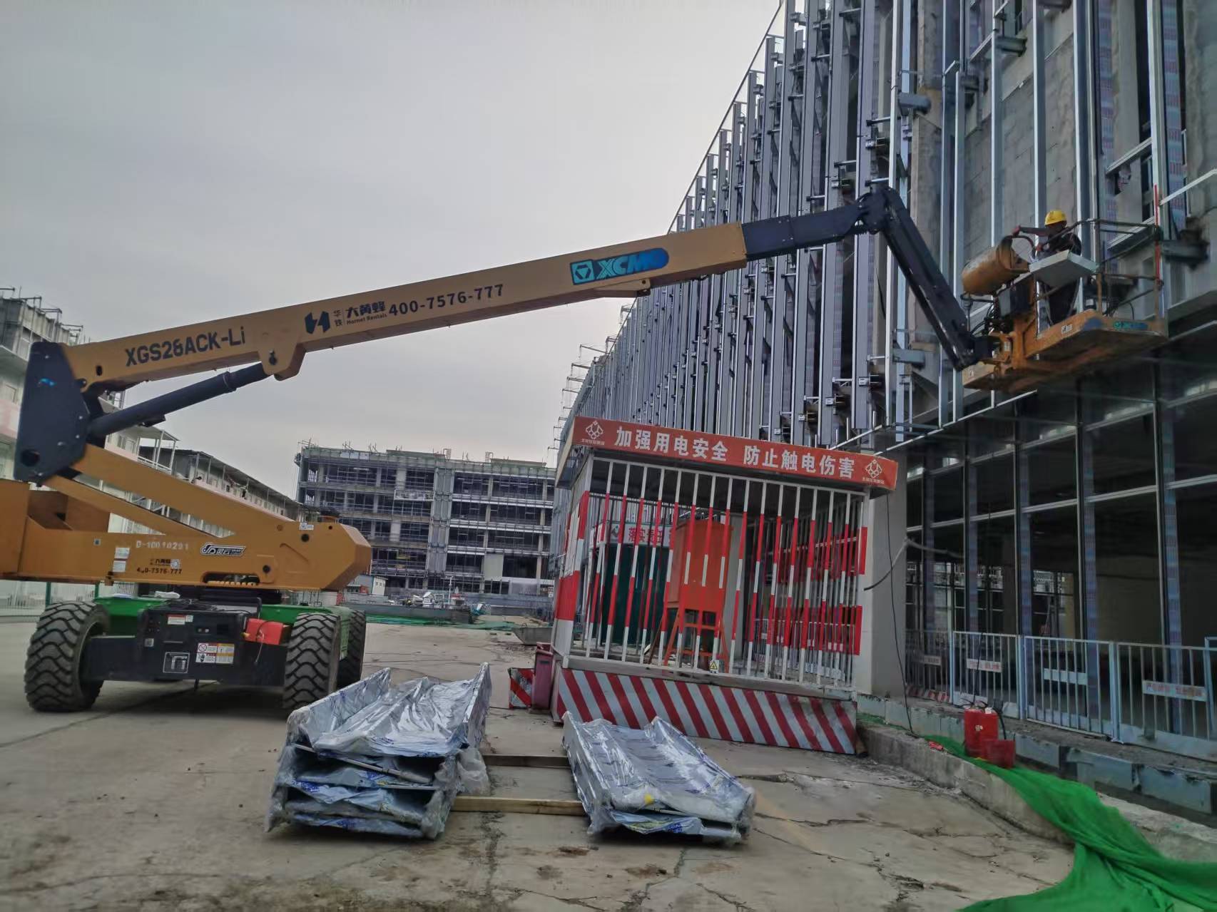 人工智能工业园，，，，，，LETOU乐投高机在青山绿树间建“科技高地”