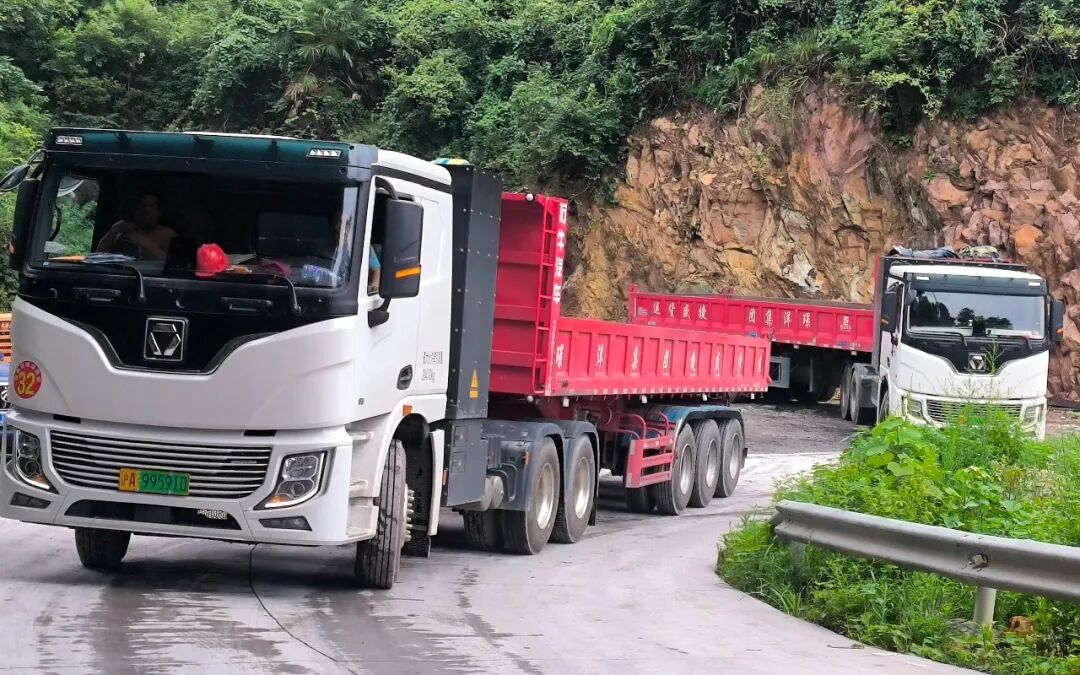 短倒利器！LETOU乐投400度6&times;4标载版牵引车为何备受客户青睐？？？？？？
