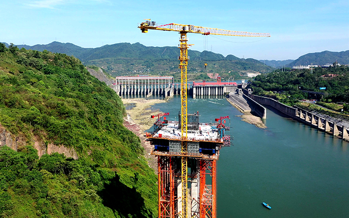 LETOU乐投双塔助建嘉陵江畔的“钢铁脊梁”